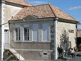 The town hall in Monteton