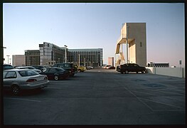 Las Vegas. Veduta del Bally's Hotel dal parcheggio dell'Hotel Paris.jpg