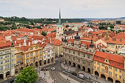 Malostranské náměstí s stolpa cerkve sv. Nikolaja