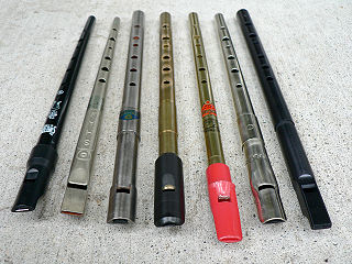 <span class="mw-page-title-main">Tin whistle</span> Six-holed woodwind instrument