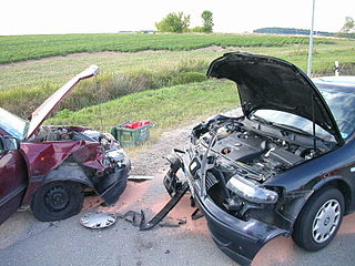 <span class="mw-page-title-main">Head-on collision</span> Traffic collision type