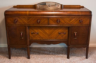 <span class="mw-page-title-main">Sideboard</span> Item of dining room furniture