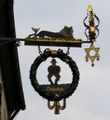 Schild am Wirtshaus "Schlenkerla" in Bamberg