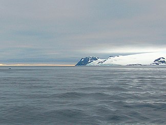 Blick von der English Strait auf den Bogdan Ridge