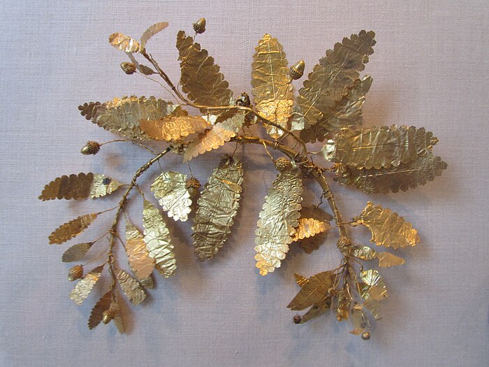 Fragment of a gold wreath.