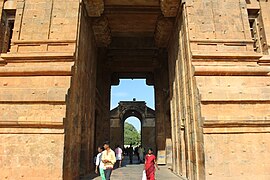 Gopurams of the Brihadisvara Temple, Thanjavur, Tamil Nadu, India (2016) 01.jpg