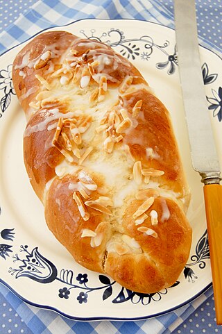 <span class="mw-page-title-main">Cardamom bread</span> Bread or pastry flavored with cardamom