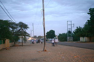 A major axis of Kaédi, in front of the hospital