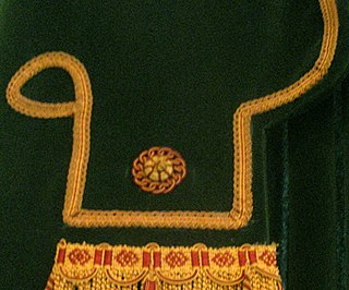 <span class="mw-page-title-main">Soutache</span> Decorative braid used in the trimming of drapery or clothing