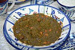 Gryta med örter, bruna bönor och lammkött (ghormeh sabzi).