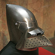 Early 15th century bascinet with hounskull visor