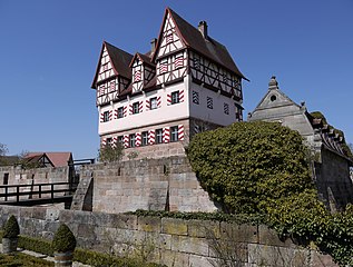 Timber framed castles (including manor houses)