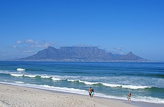 <span class="mw-page-title-main">Table Mountain</span> Flat-topped mountain overlooking the city of Cape Town, South Africa