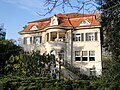 Villa Freisleben; Blasewitzer Waldpark- und Villenanlage (Sachgesamtheit): Einzeldenkmal o. g. Sachgesamtheit (Obj. 09213805): Villa, Villengarten und Einfriedung