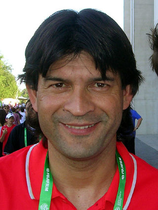 <span class="mw-page-title-main">José Cardozo</span> Paraguayan footballer and manager (born 1971)