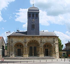 武濟耶聖莫里耶教堂（法語：Église Saint-Maurille de Vouziers）