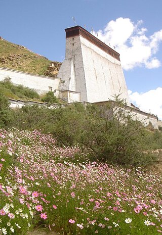 <span class="mw-page-title-main">Thangka wall</span> Structures in Tibet to display thangkas during festivals