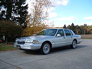 1996 Lincoln Town.jpg