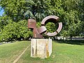 Articulación flotante (1988) en el parque de la Vuelta del Castillo en Pamplona.