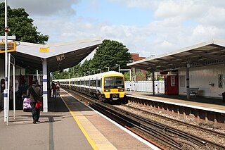 <span class="mw-page-title-main">Charlton railway station</span> National Rail station in London, England