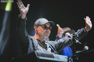 <span class="mw-page-title-main">Alan Clark (keyboardist)</span> British musician (born 1952)