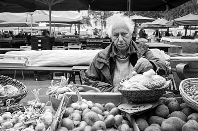 Slika:Garlic man (15622093815).jpg