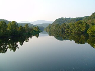 <span class="mw-page-title-main">James River</span> River in Virginia, United States