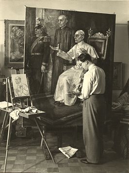 Wim van de Plas werkend aan het portret van Z.H. Paus Pius XII