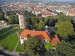 Sparrenburg met gezicht op de binnenstad