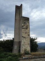 Spomenik „Palim borcima NOB-a“ kod sela Belčišta, rad vajara Jordana Grabuloskog