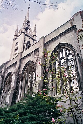 <span class="mw-page-title-main">St Dunstan-in-the-East</span> Church in London, England