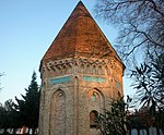 Hadar Amuli tomb tower.jpg