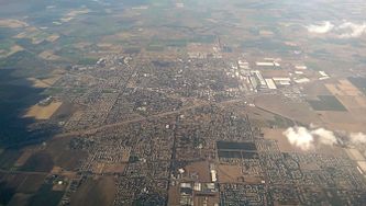 Tracy in 2016. Note large warehouses at east side of the city. IMAG3043-tracy.jpg