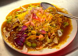 <span class="mw-page-title-main">Masala puri</span> Indian snack