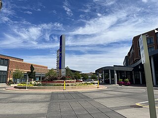 <span class="mw-page-title-main">Randhurst Village</span> Shopping mall in Illinois, United States