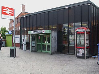 <span class="mw-page-title-main">Streatham railway station</span> Railway station in London, England