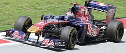 Sébastien Buemi řídící vůz STR6 při druhém volném tréninku před Grand Prix Malajsie 2011.