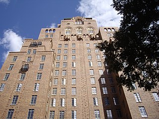 <span class="mw-page-title-main">Barbizon 63</span> Condominium building in Manhattan, New York