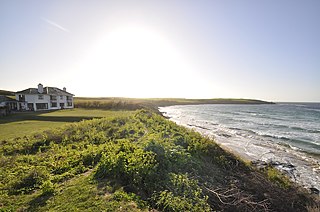 <span class="mw-page-title-main">Harlyn</span> Village in north Cornwall, England