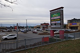 <span class="mw-page-title-main">Herongate Square</span> Shopping mall in Ontario, Canada