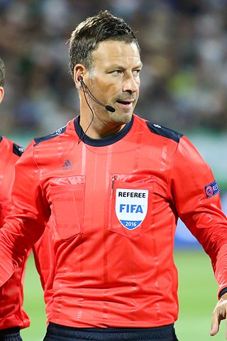 <span class="mw-page-title-main">Mark Clattenburg</span> English football referee (born 1975)