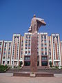 Lenino paminklas ir vyriausybės pastatas Tiraspolyje