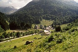 Haute vallée au niveau du hameau d'Artigues-Campan