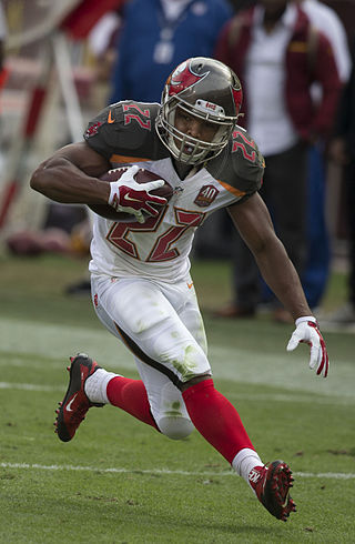 <span class="mw-page-title-main">Doug Martin (running back)</span> American football player (born 1989)