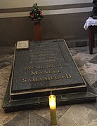 Grave of priest Manuel Samaniego Barriga inside the church