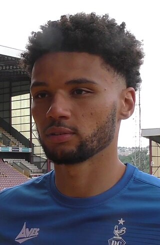 <span class="mw-page-title-main">Lee Angol</span> English footballer (born 1994)