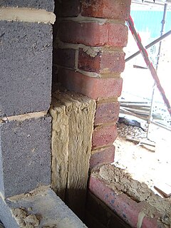 Cavity wall