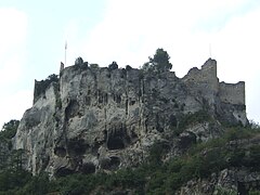 L'antico forte di Fontaine-de-Vaucluse.