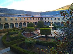 Real Centro Universitario María Cristina de El Escorial, Casa de la Compaña