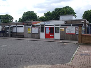 <span class="mw-page-title-main">Sunbury railway station (Surrey)</span> Railway station in Surrey, England